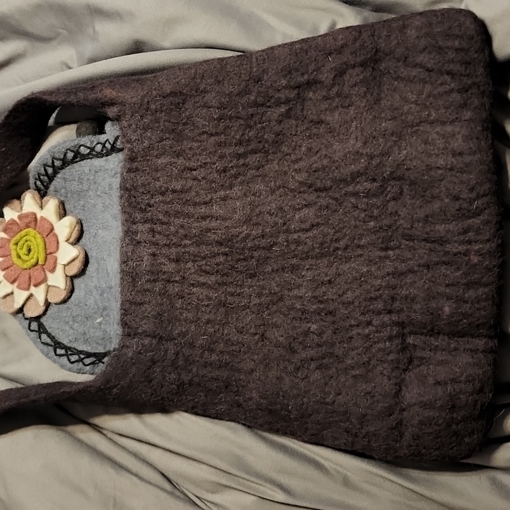 Handmade Wool Bag - Picture 9 of 11